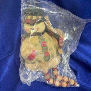 Primitive snowman shelf sitter NWT